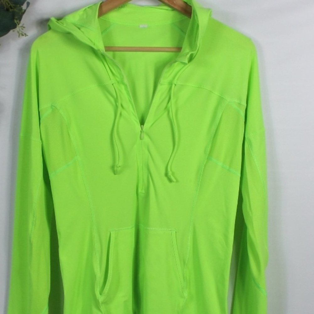Light green LULULEMON pullover